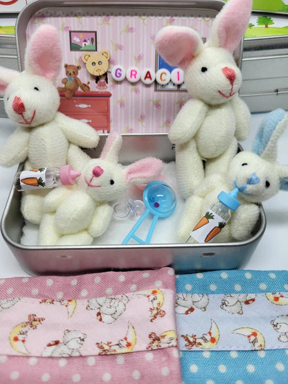 💎 49% OFF! 💎 Bunny Mummy & Baby Plush Pocket Tin – Handmade Easter Collectible with Cozy Blanket (Pink/Blue Ears) 🐇🎁