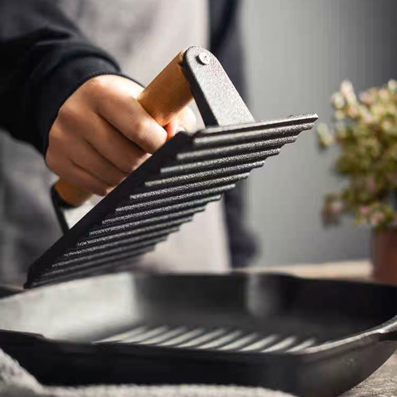 🥳2026 HOT SALE🥳💞50K+ SOLD! 🥩🔥 49% OFF! Cast Iron Steak Press – even heat distribution for perfectly cooked steak & burgers every time. Restaurant-quality grill marks at home – no more takeaway bills! 🍔✨