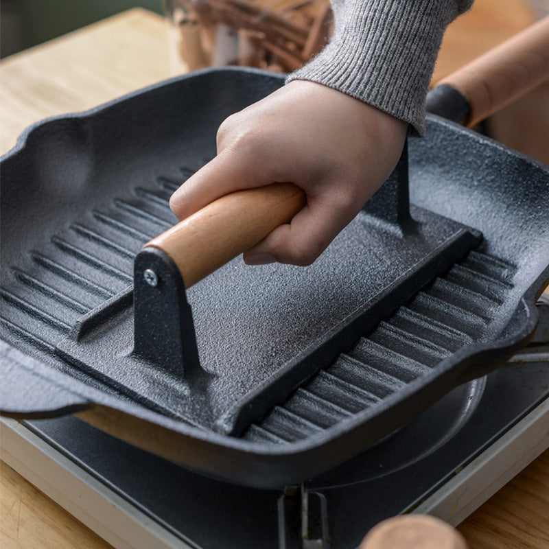 🥳2026 HOT SALE🥳💞50K+ SOLD! 🥩🔥 49% OFF! Cast Iron Steak Press – even heat distribution for perfectly cooked steak & burgers every time. Restaurant-quality grill marks at home – no more takeaway bills! 🍔✨
