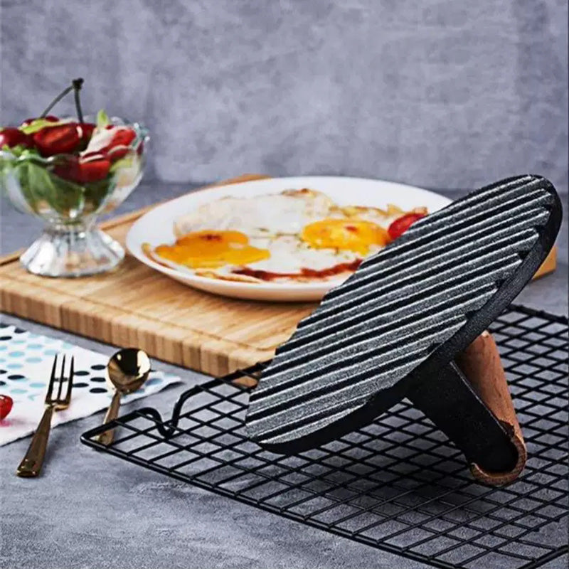🥳2026 HOT SALE🥳💞50K+ SOLD! 🥩🔥 49% OFF! Cast Iron Steak Press – even heat distribution for perfectly cooked steak & burgers every time. Restaurant-quality grill marks at home – no more takeaway bills! 🍔✨