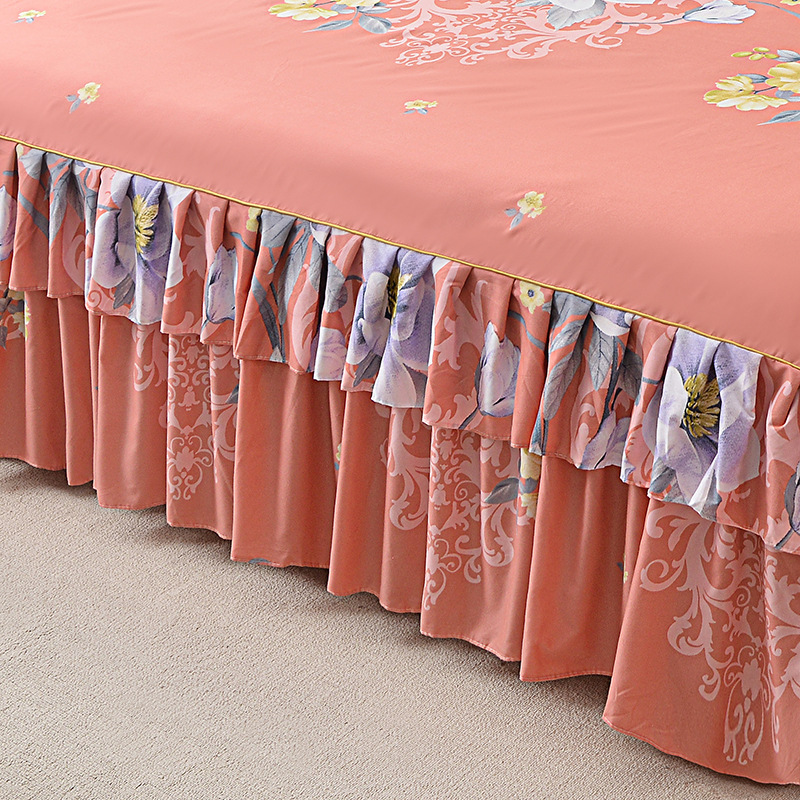 🛏️Two-layer three-piece set with lotus motif lace bedspread and pillowcases