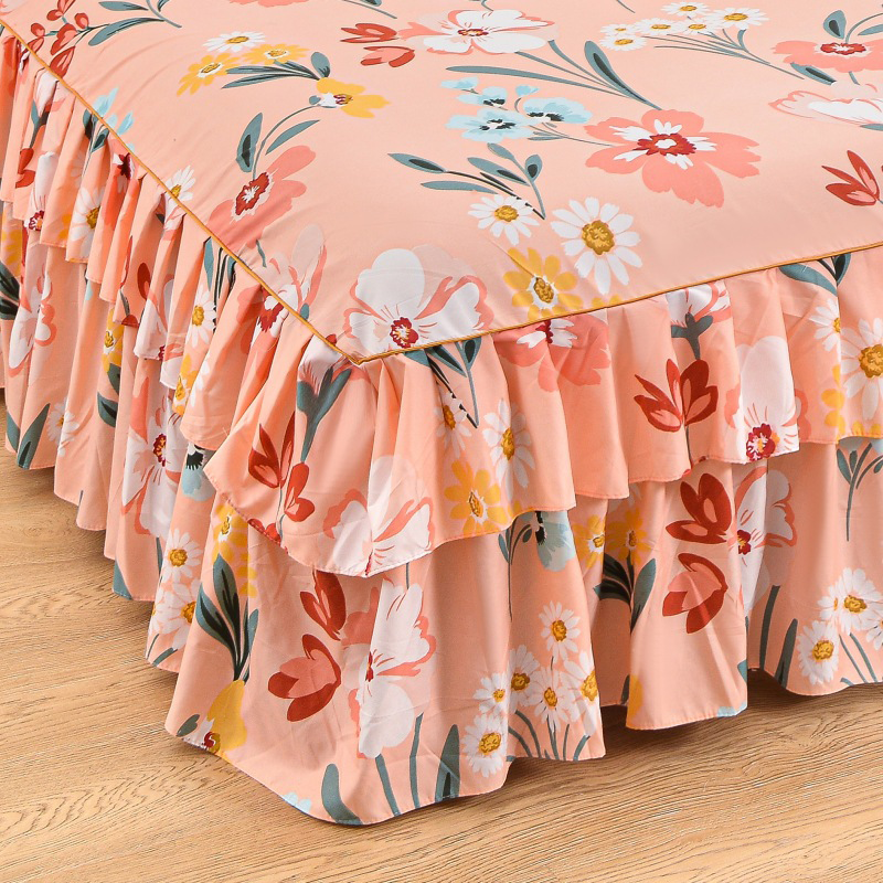 🛏️Two-layer three-piece set with lotus motif lace bedspread and pillowcases