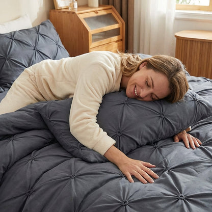 Elegant Pleated Duvet Cover Set – Hidden Zip, Machine-Washable & Fade-Resistant (Includes Matching Pillowcases)