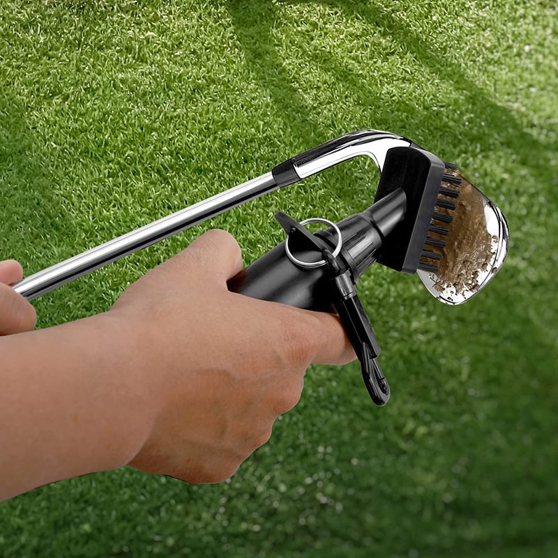 🔥HOT SALE⛳Leak-Proof Golf Club Cleaning Brush with Built-in Water Reservoir – Nylon Bristles, Retractable Clip & Quick-Squeeze Design for Spotless Grooves On the Go