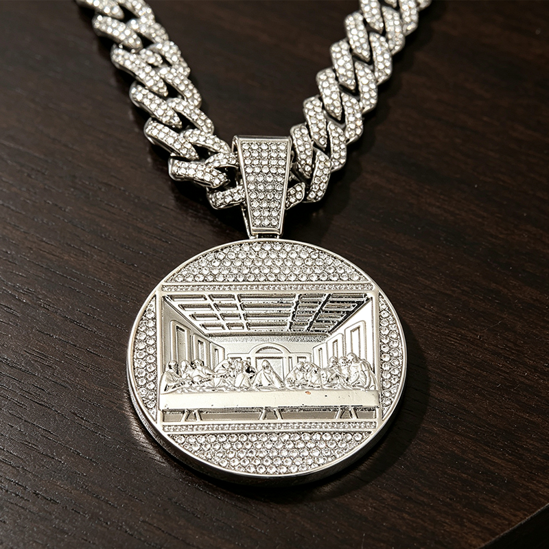 🎉 2026 Sale — Over 46,000 Sold! 💎 Statement Cuban Pendant Chain Necklace – Iced Link Detail 🔥